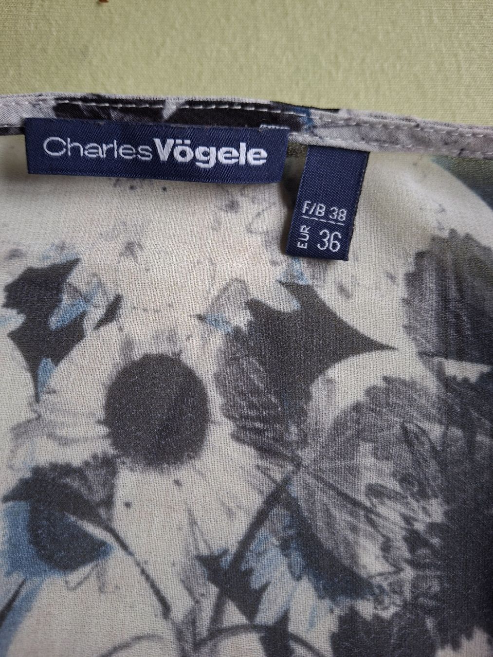 Tuniche: Tunique taille S marque Charles Vögele – Usato da Villiers venduto da san_jn5w 1