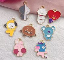 BTS BT 21: Lot 8 pendentif charms en métaux SOLDES