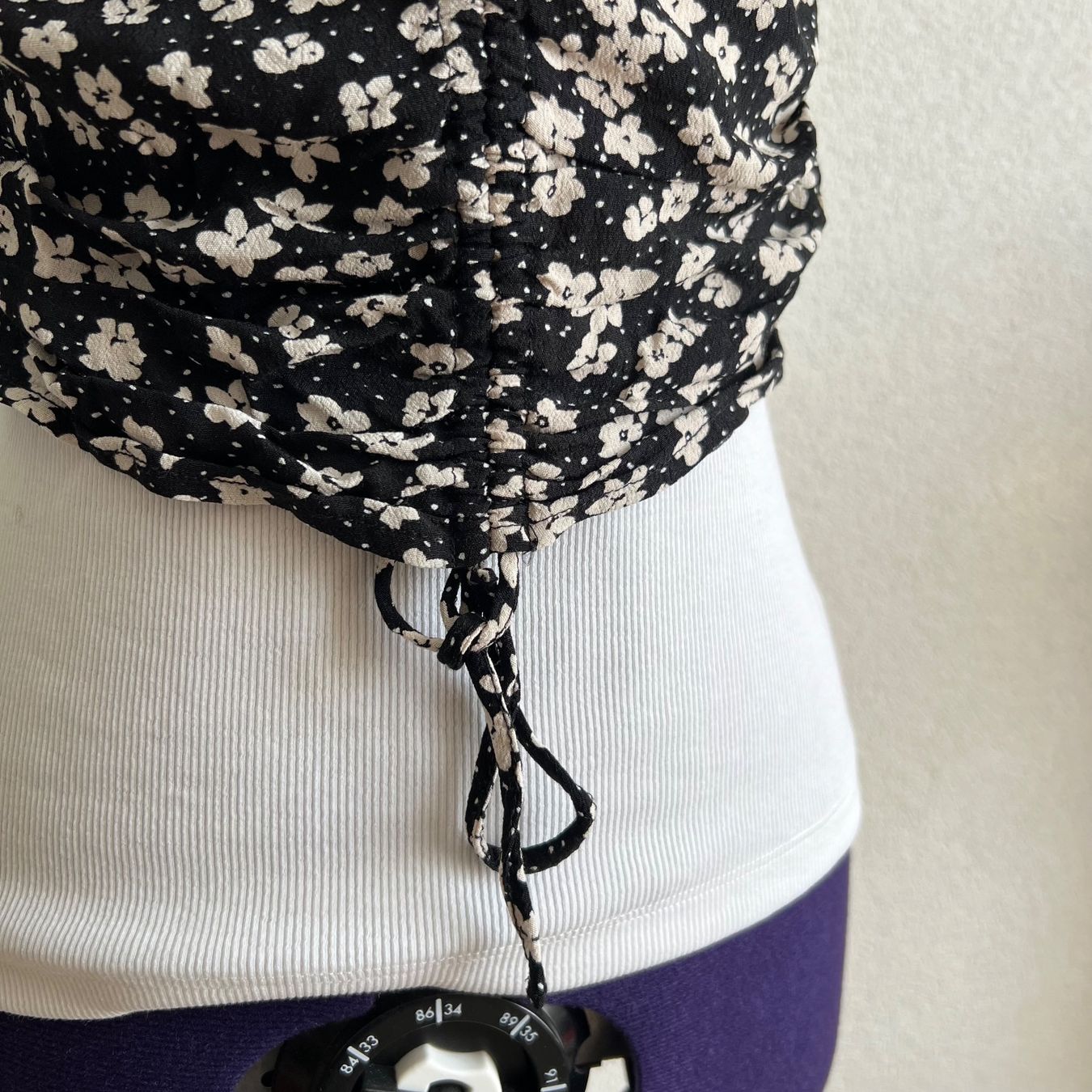 H&M Tops: H&M Blumen Top XS – Neuf (Voir description) à Tagelswangen par SpicyChicken 5