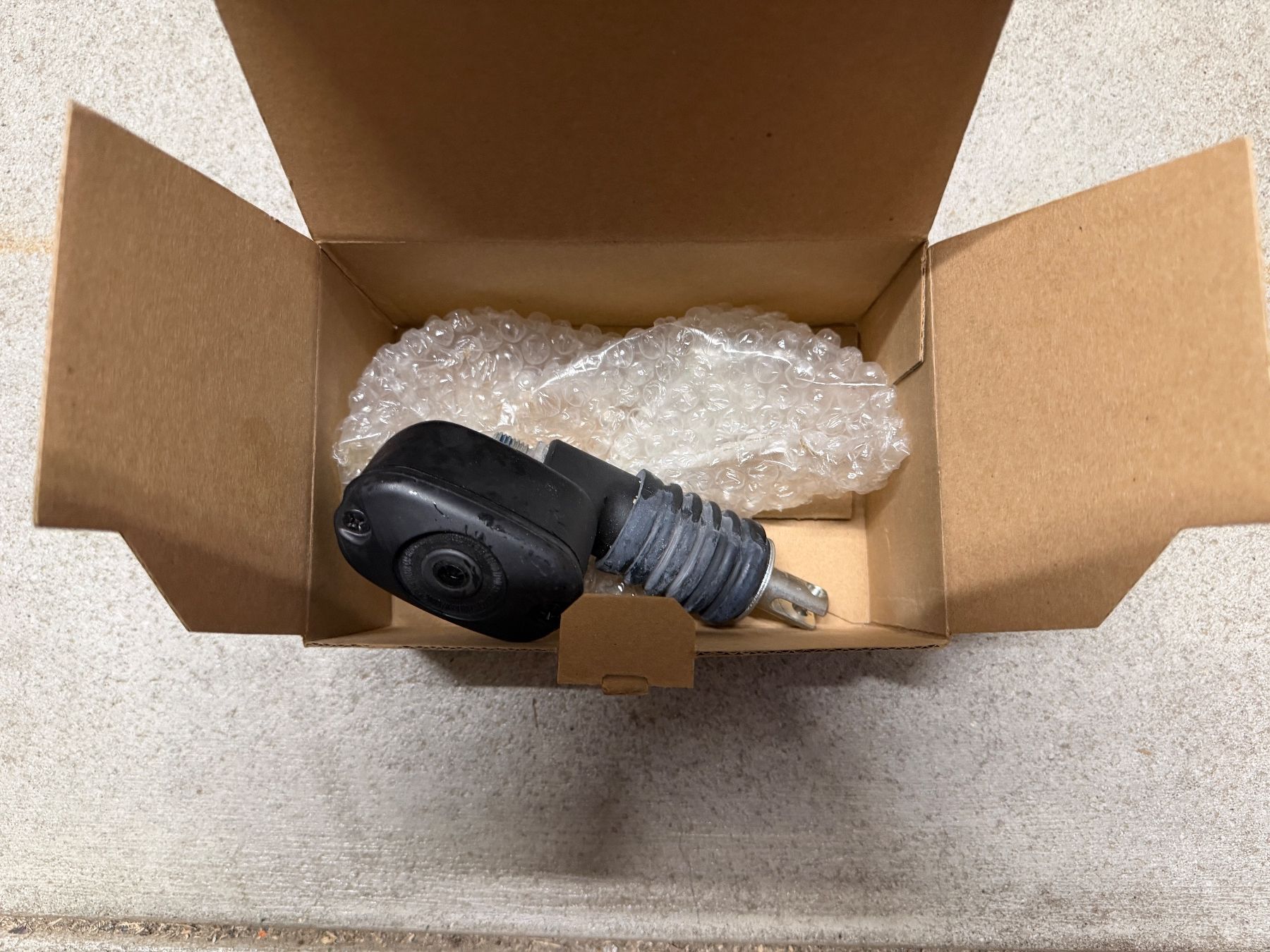 Harley-Davidson Tutti i ricambio per moto: 41767-05E Harley-Davidson Hauptbremszylinder DOT 5 – Nuovo e nell'imballaggio originale da Ostermundigen venduto da jas_9j7d 1