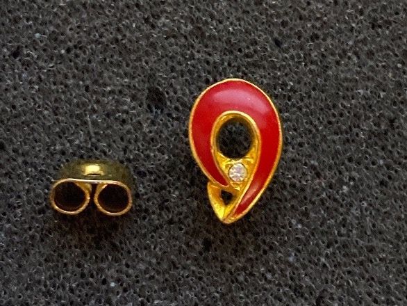 Orecchini pendenti & Orecchini a lobo: BOUCLE D'OREILLE - 1 PIECE – Usato da Le Brassus venduto da cinema13