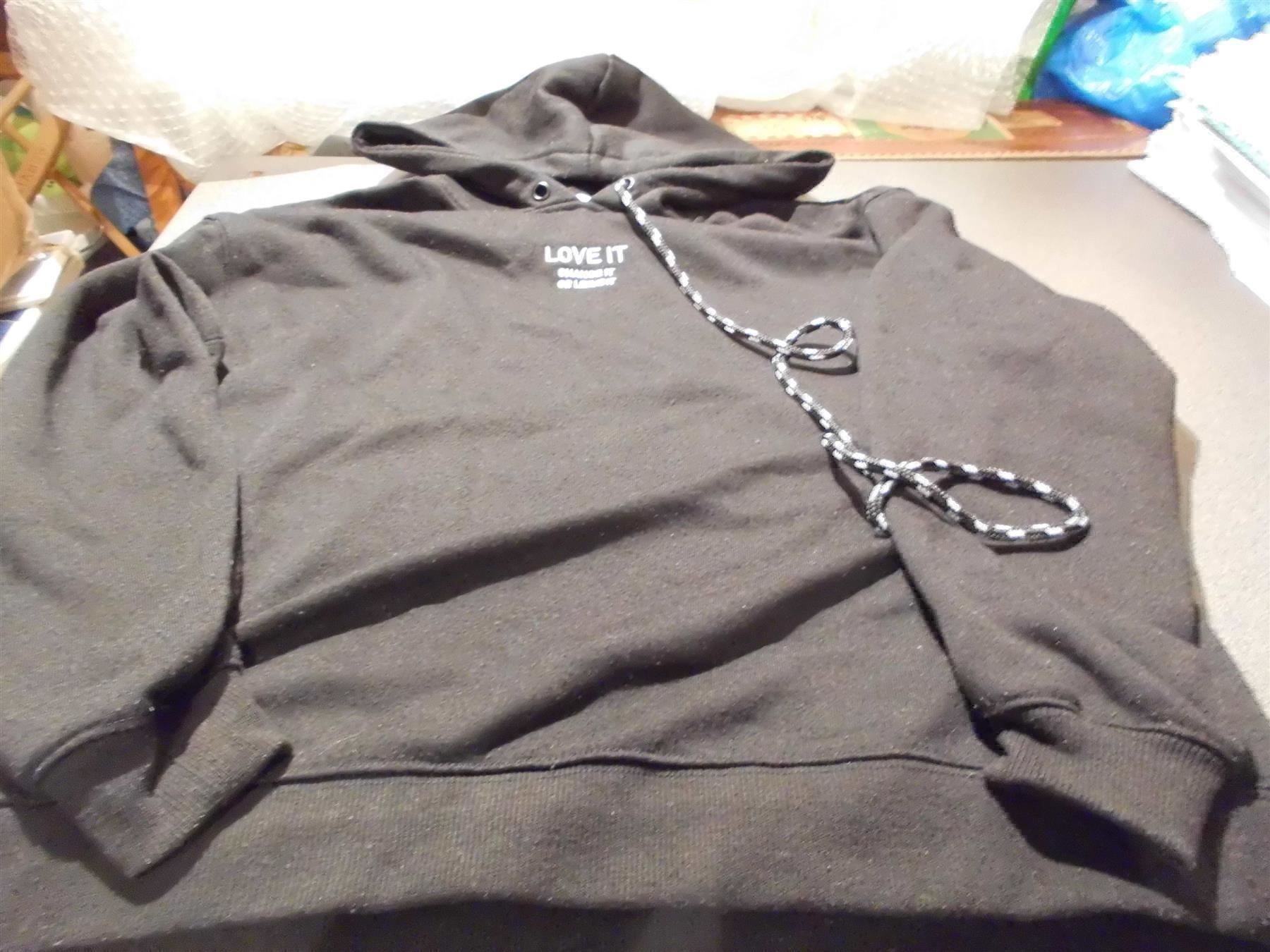 Pullover & Sweatshirts: Kapuzenpullover Grösse XS, FB Sister, sc – Gebraucht aus Zürich von Motzkuh