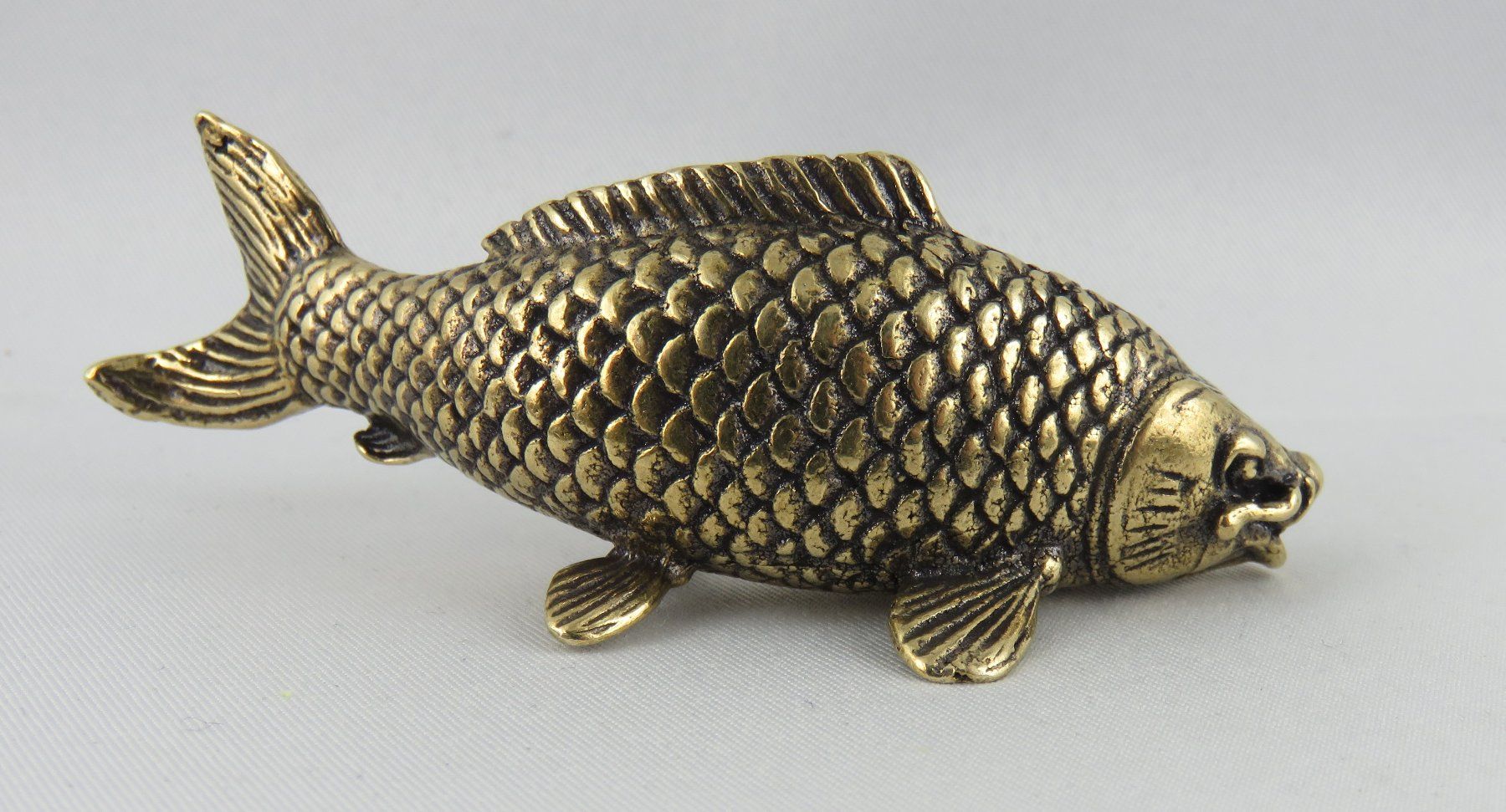 Statuette: FISCH - KARPFEN - Messing Figur - 8,1x2,8cm – Nuovo e nell'imballaggio originale da Grenchen venduto da Yamahwildstar16 3