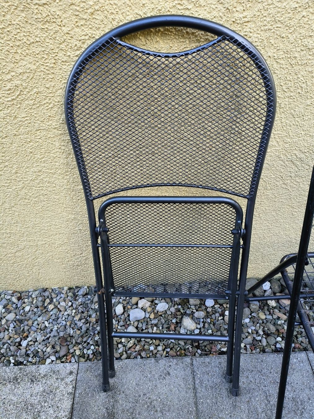 Stühle: Zwei verschiedene schwarze Klappstühle, Metall – Gebraucht aus Obfelden von Alf2005 4