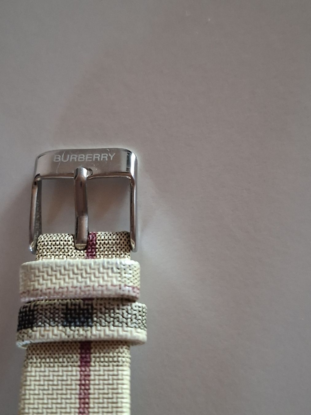 Burberry Uhren: Damen Uhr Burberry  – Gebraucht aus Dietlikon von Asany 2