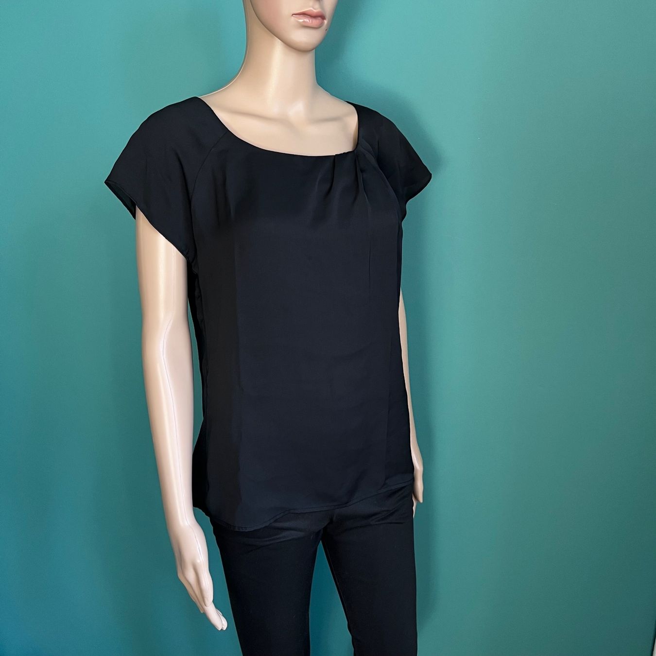 Zara T-shirt: ZARA T-Shirt 🖤 – Usato da Zürich venduto da ClosetQueen 5