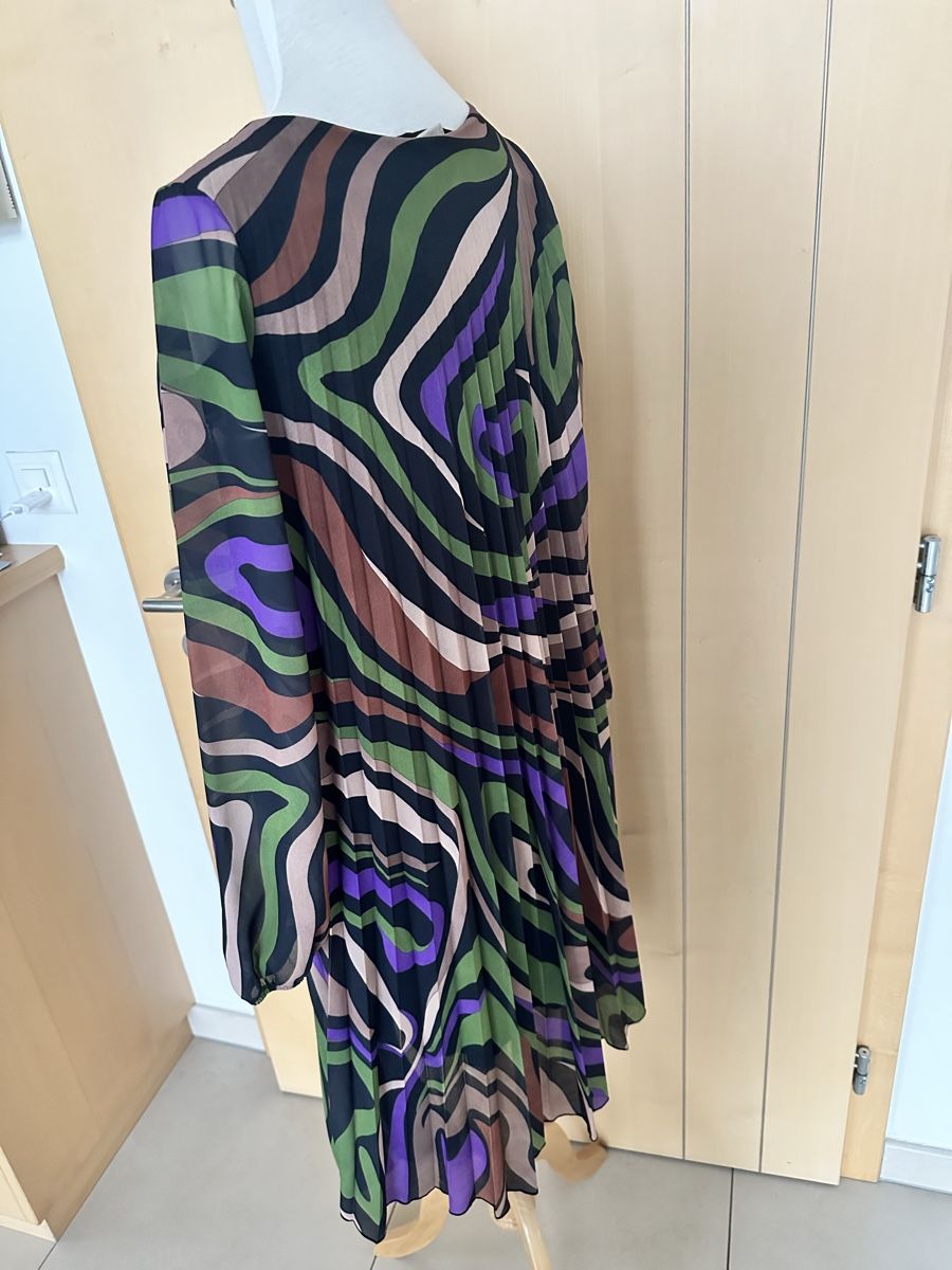 Vestiti: Kleid cartoon – Usato da visp venduto da Kmemo1 1
