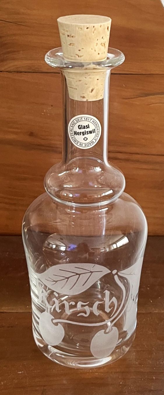 Glasi Hergiswil Sonstiges: Glasi Hergiswil Schnapsflasche Kirsch – Neu (gemäss Beschreibung) aus Arlesheim von Pyramide88