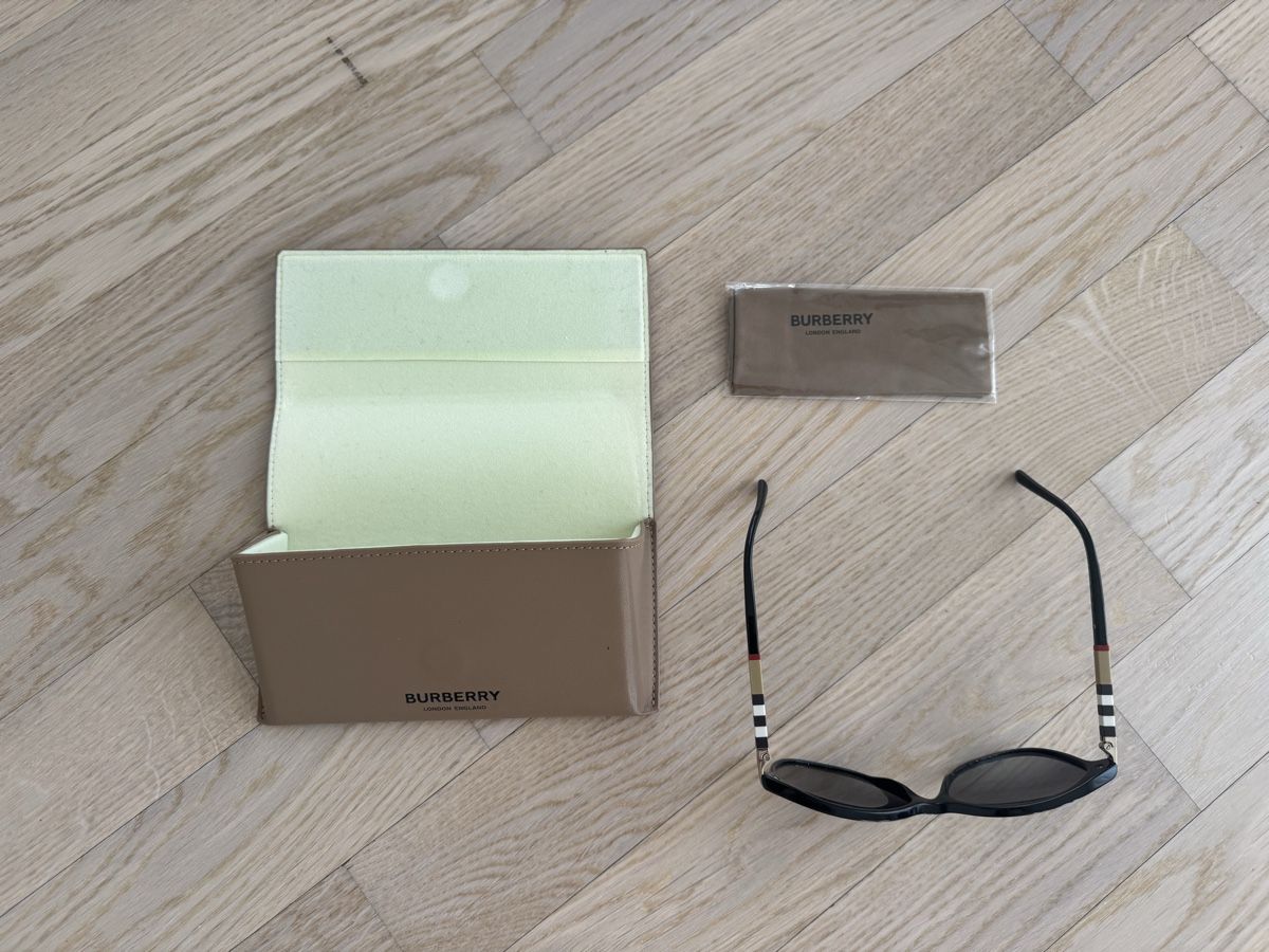 Burberry Occhiali & Lenti: (Original) Burberry Sunglasses – Nuovo (secondo la descrizione) da St. Gallen venduto da Asmolon 1