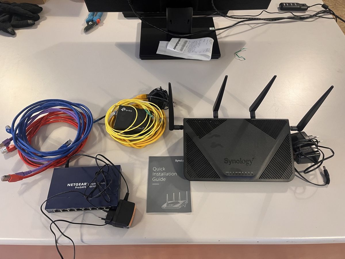 Synology Modems & Router: Synology Router, Netgear, tp link – Gebraucht aus Winterthur von Lotus797