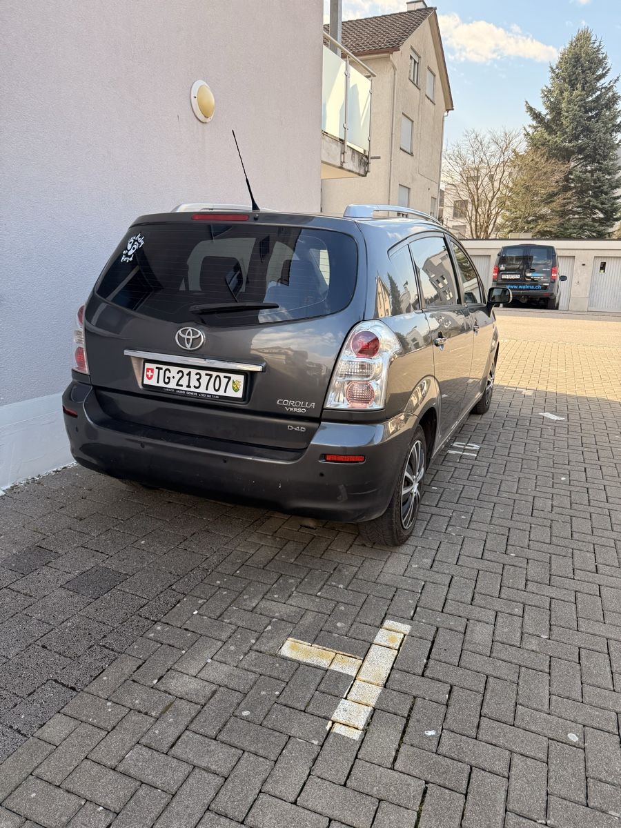 Toyota Automobili: Toyota Corolla Verso 2.2 – Usato da Bürglen TG venduto da ilu_yk9v 2