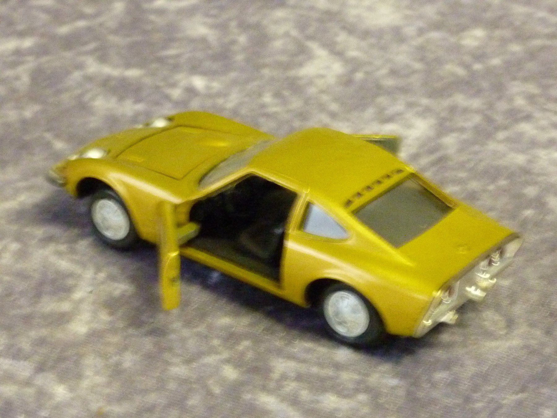 Gama Modellini d'auto: Opel GT 1:43 – Usato da Dürrenäsch venduto da modellautos4you 4