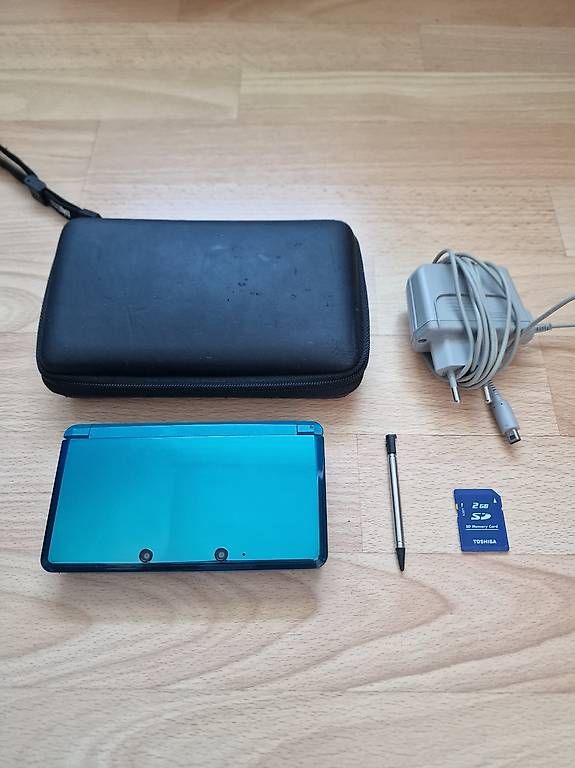 Nintendo Console: Nintendo 3DS Aqua Blau Aqua Blue – Usato da Fahrwangen venduto da luk_bhw7