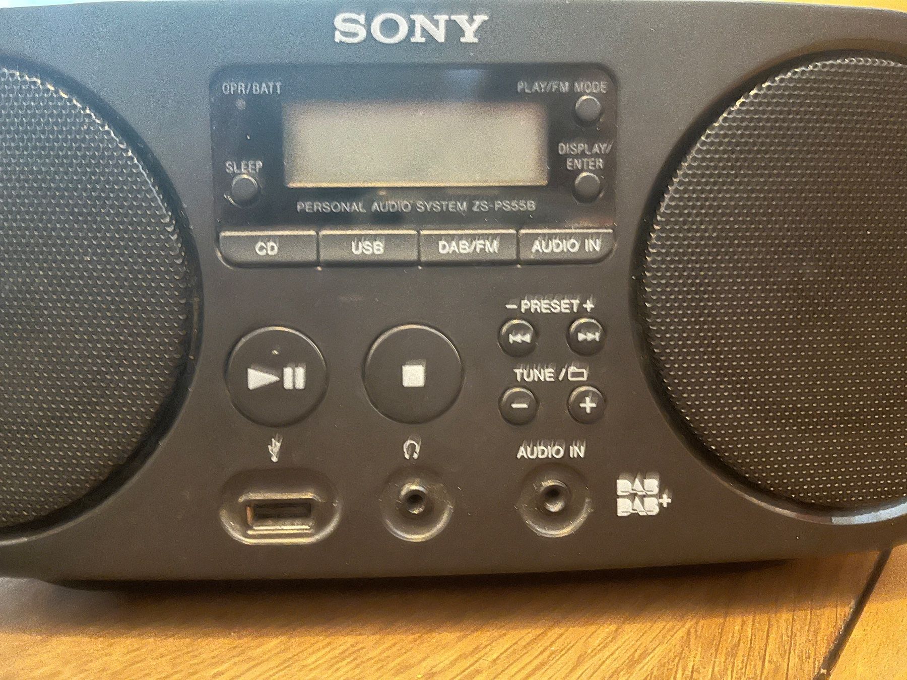 Sony Lettore multimediale & Streamer: Radio CD Sony – Nuovo (secondo la descrizione) da Biel/Bienne venduto da echinops 2