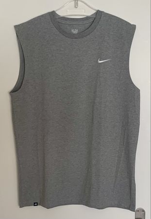 Graues Nike Tanktop Gr. L - nie getragen