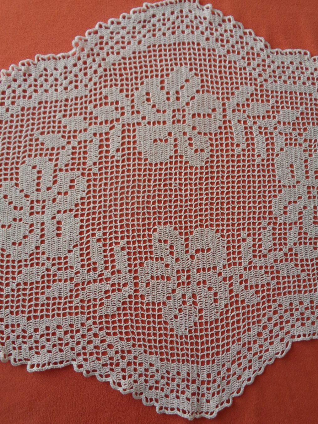 Altra biancheria da tavola: Tischdecke Handarbeit 100 cm. x 56 cm. – Nuovo (secondo la descrizione) da Chur venduto da omonia 2