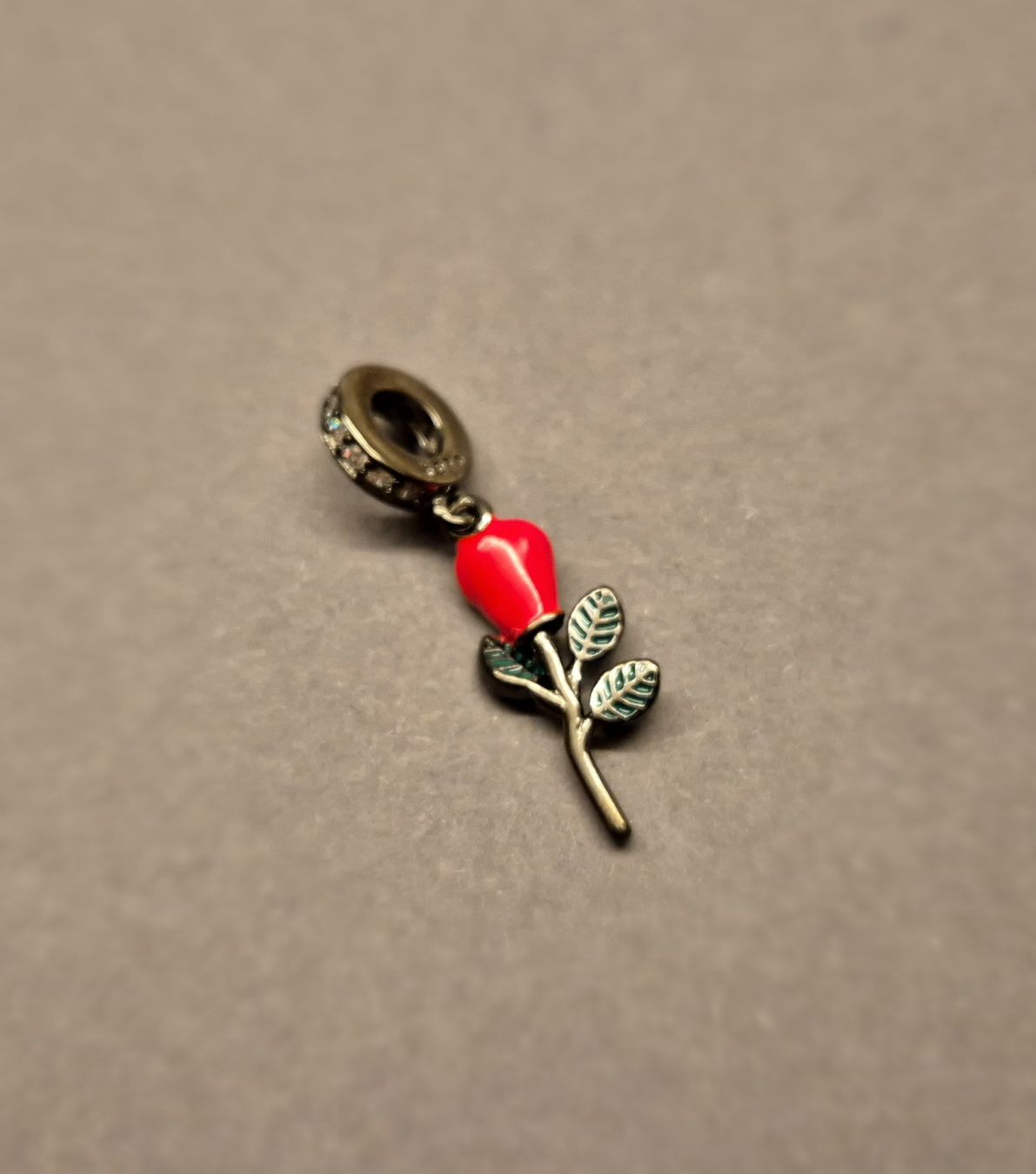 Ciondoli: Charm Rose rot +Garantie – Nuovo (secondo la descrizione) da Rotkreuz venduto da Carbone_Bijou-Shop 1