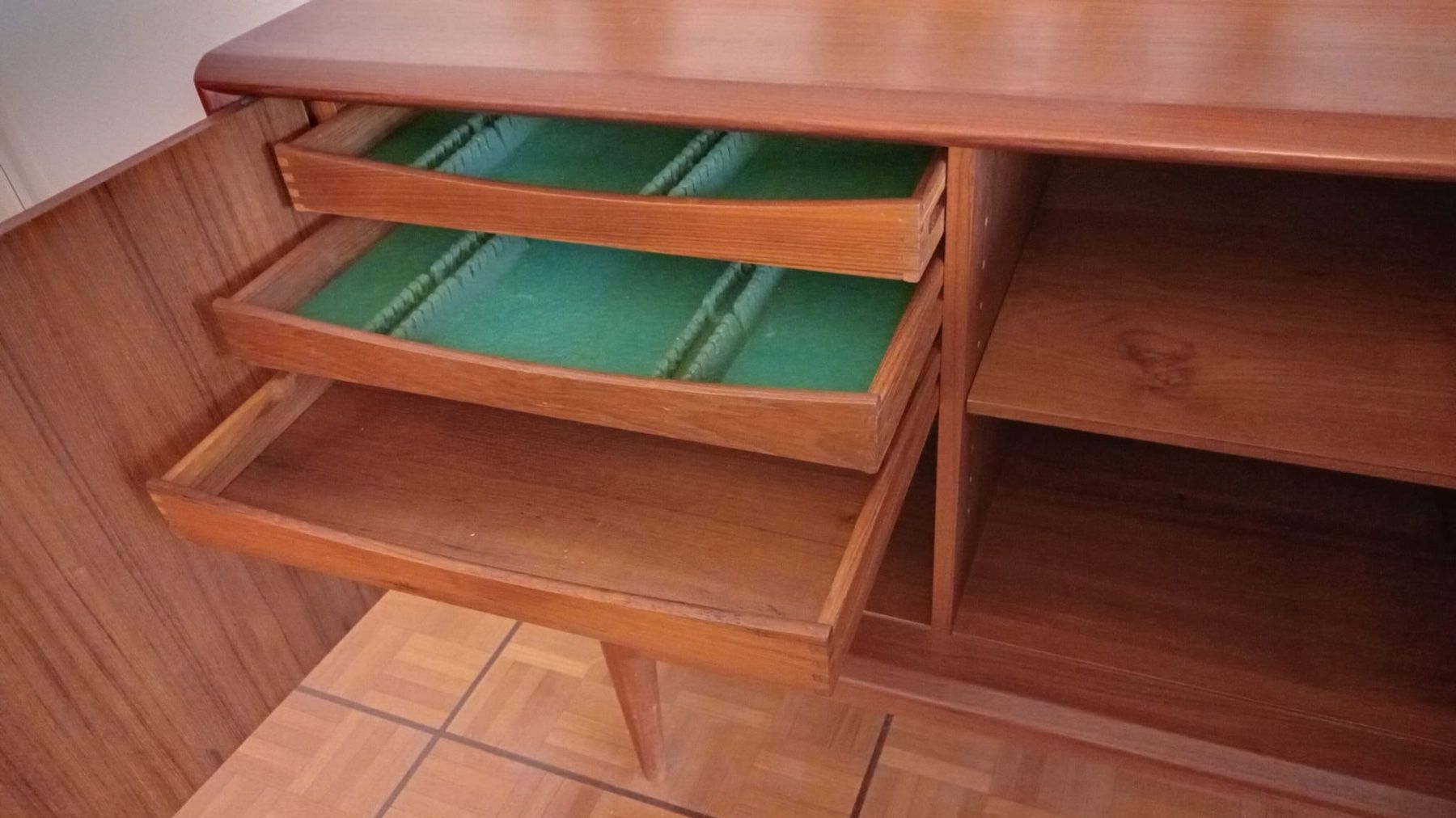 Cassettiere: Vintage - Teak Sideboard,  dänisches Design – Usato da Oberwil BL venduto da chr_ygn5 4