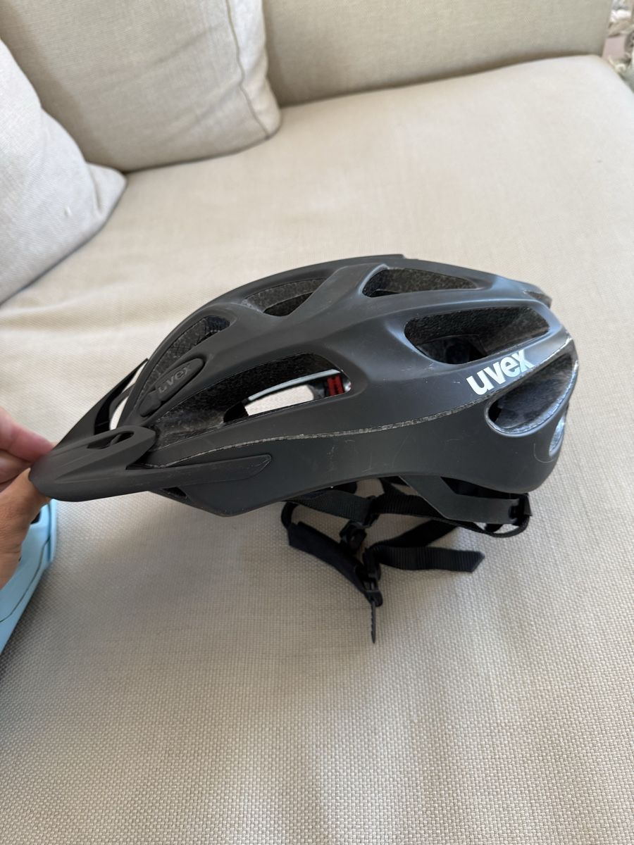 Uvex Caschi: UVEX Velohelm 57-62 – Usato da Zürich venduto da GigiJ