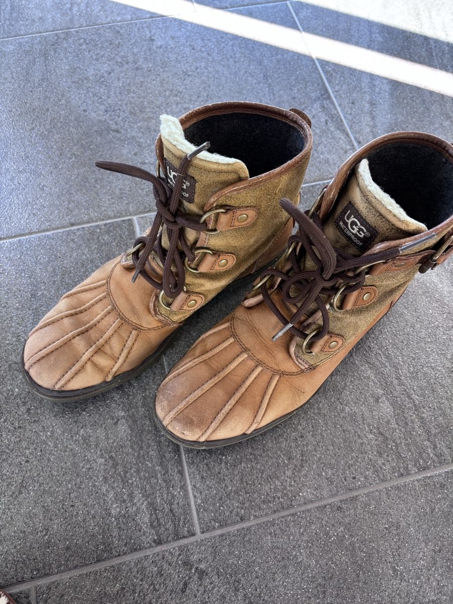 Ugg Damenschuhe: Uggs Boots – Gebraucht aus Dübendorf von S1973E 1