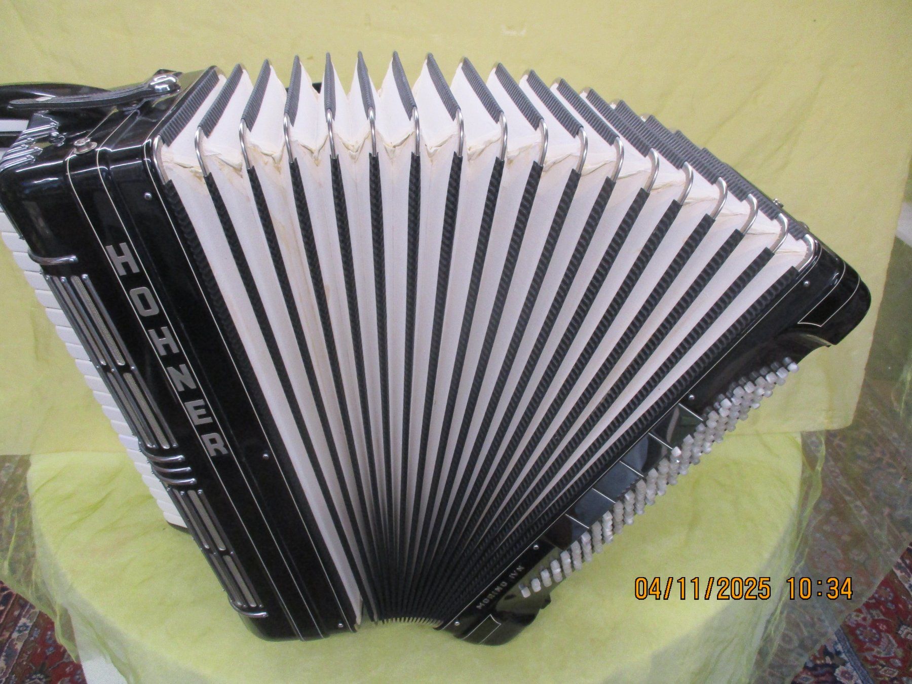 Hohner Strumenti musicali: Akkordeon Hohner Morino IV N – Usato da Jegenstorf venduto da Oktavio 4