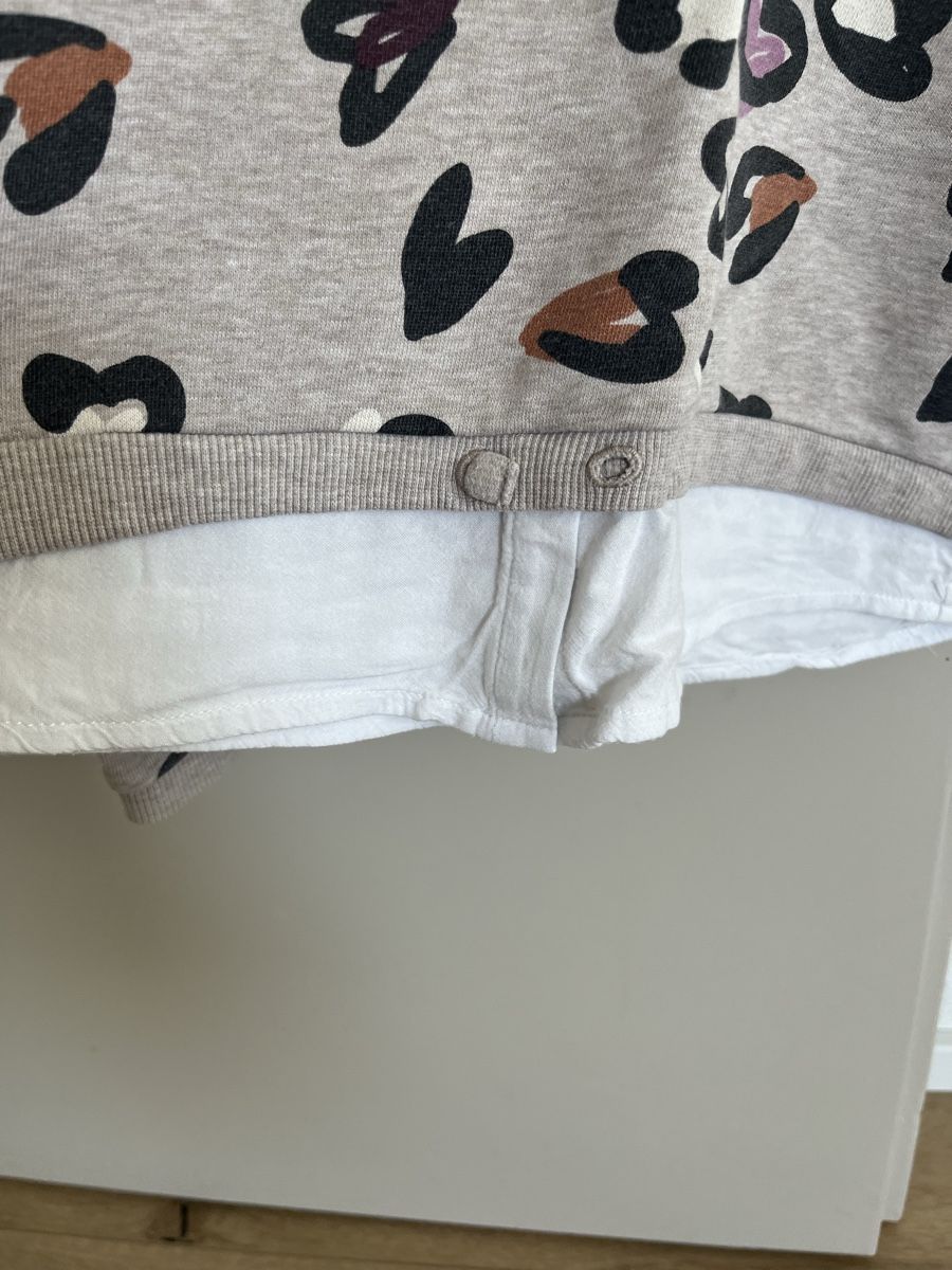 Pullover & Sweatshirts: Pullover Polarn O. Pyret Hearts 134/140 used – Gebraucht aus Küssnacht am Rigi von eni_fl2x 2