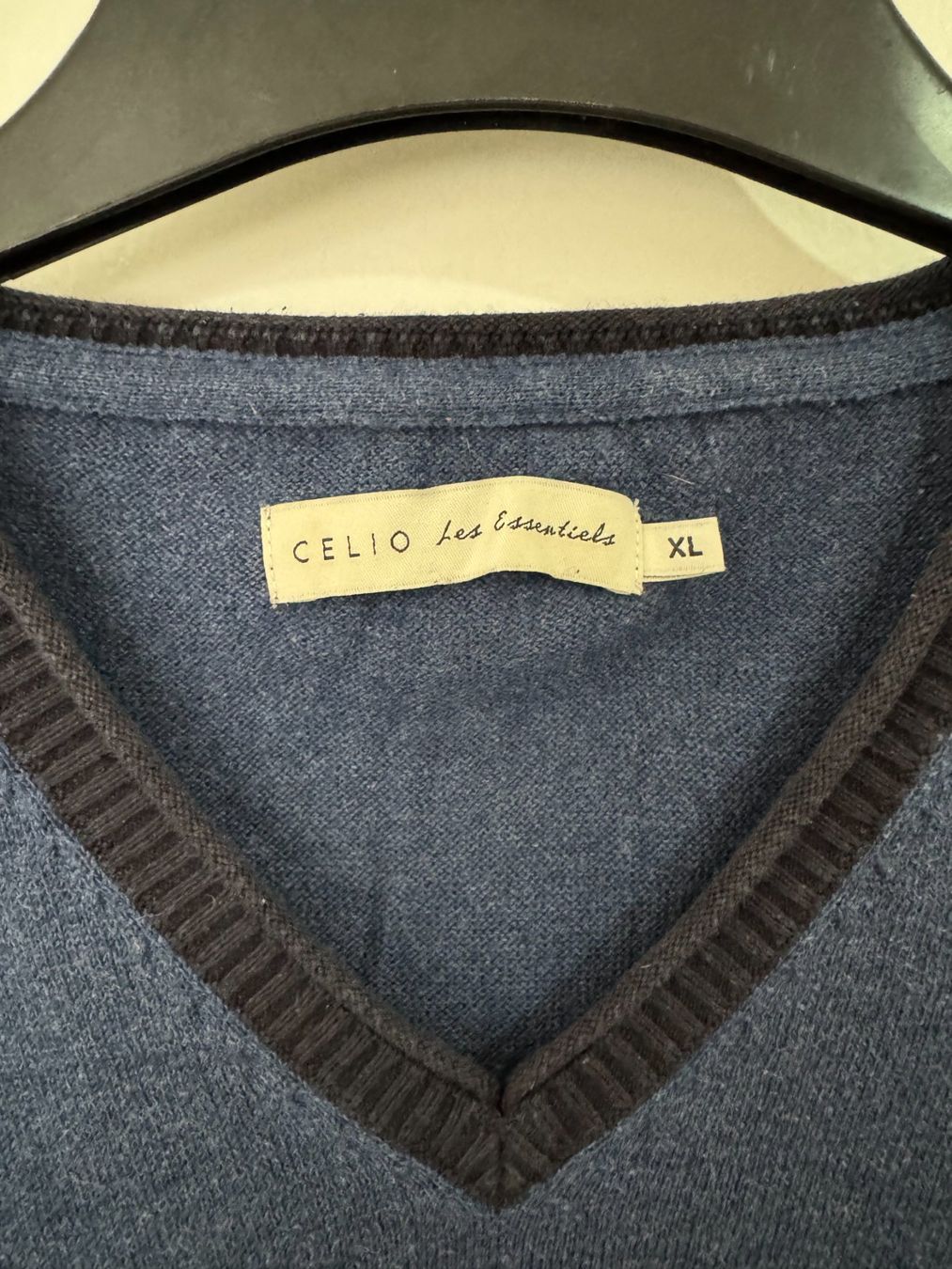 Pullover & Sweatshirts: Pull bleu Celio Taille XL – Gebraucht aus Yvonand von log_t9ks 2