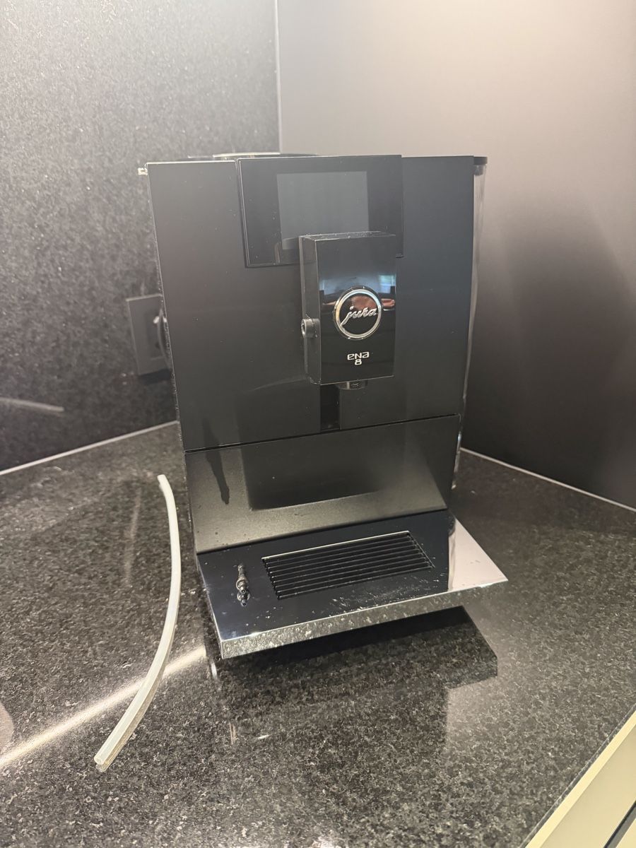 Jura Macchine per caffè & Macchine per espresso: Jura ena 8 Vollautomat – Usato da Villmergen venduto da Sici13