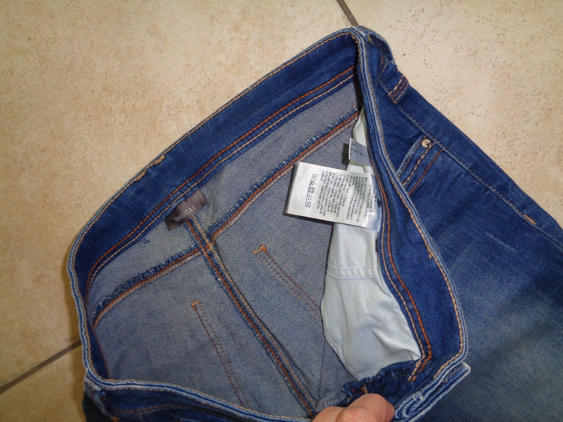 C&A Jeans: Jeans 3/4  C&A  Grösse 40 – Usato da Kreuzlingen venduto da Robi-2003 2