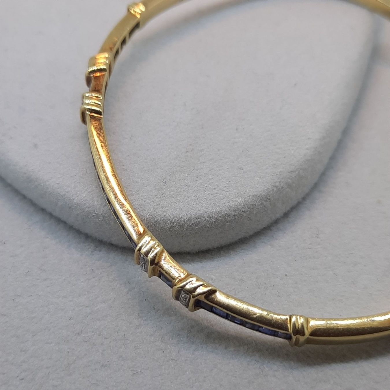Bracciali & Braccialetti: Goldarmband mit erstklassigen Edelsteinen – Usato da Unterägeri venduto da Altgoldschmuck 3
