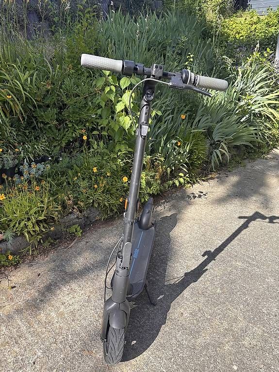 Kickboard: Trottinette électrique Ninebot G30D 2 CH – Usato da Bussigny venduto da Gadz10 3