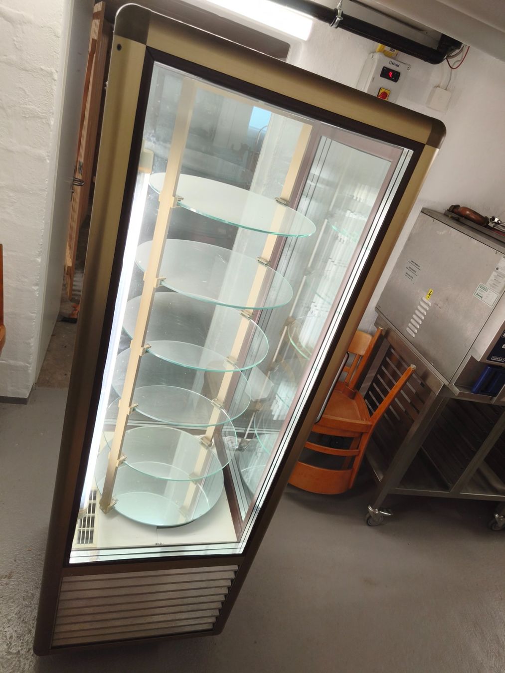 Frigoriferi: Kuchen und Torten Vitrine – Difettoso da Eschenz venduto da mike.simon