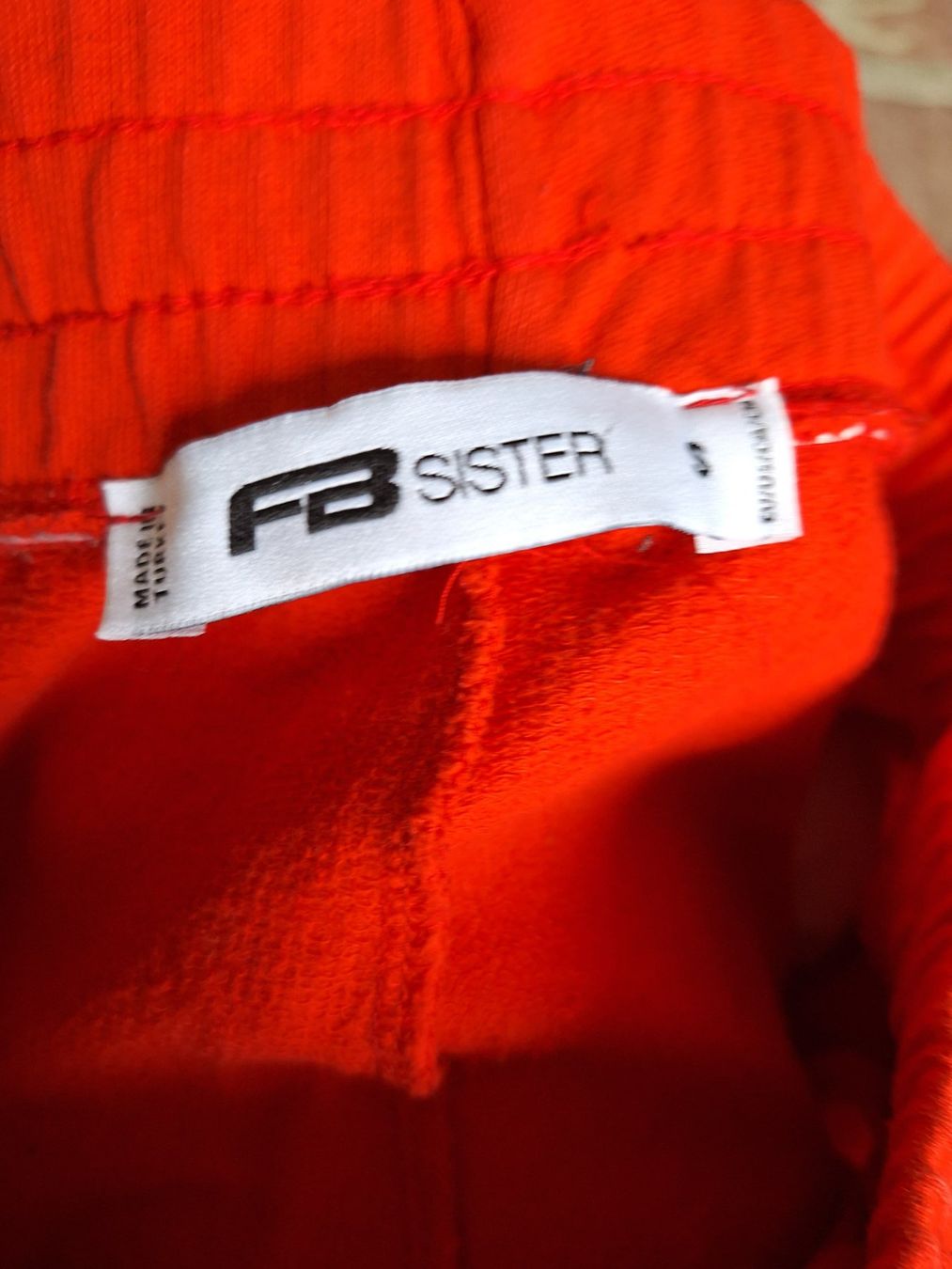 Hosen: Rote "Reckless" Shorts, Grösse S – Neu (gemäss Beschreibung) aus Aesch BL von sar_j59l 2
