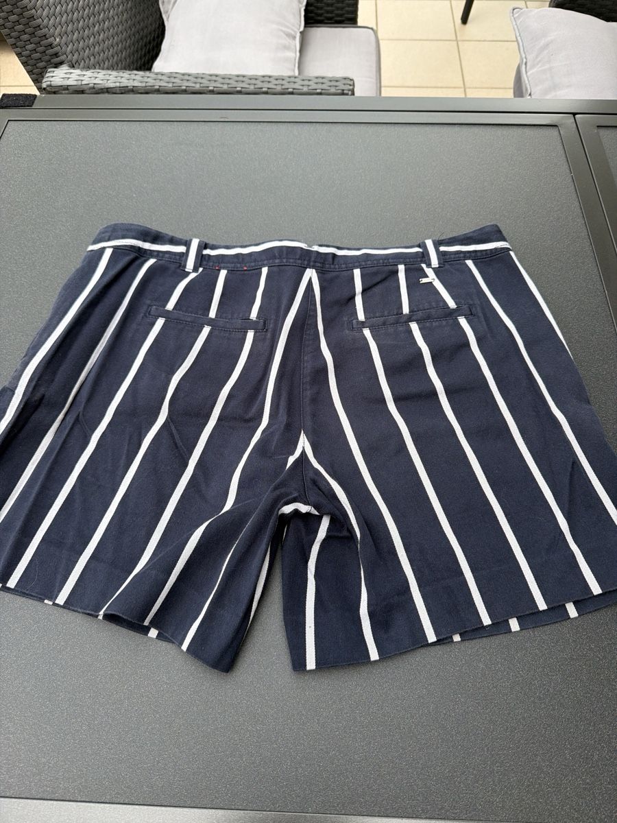 Tommy Hilfiger Pantaloni: Shorts Hilfiger (M) – Usato da Vezia venduto da sidu03 1
