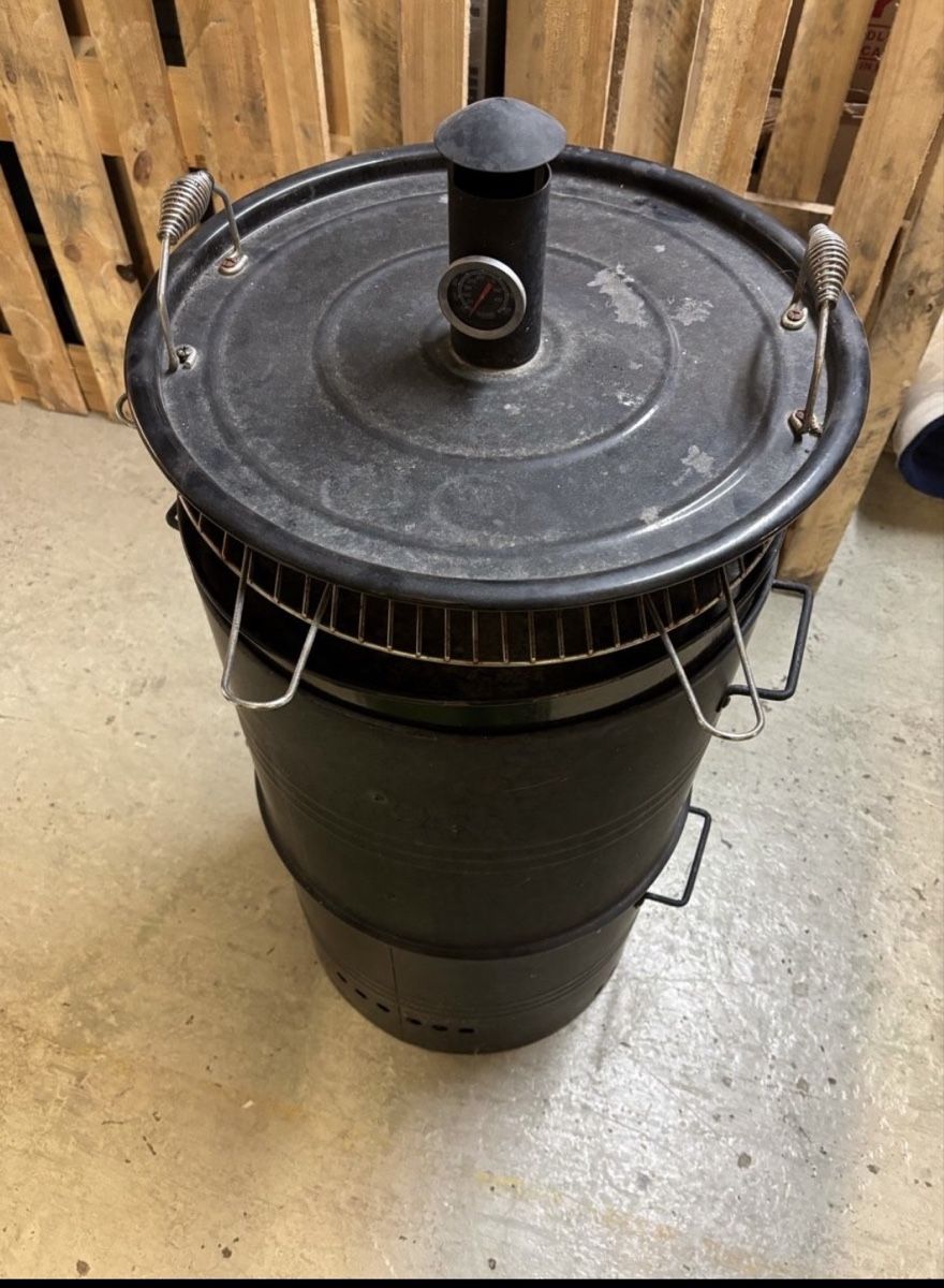 Griglie: Multifunktion Holzkohlengrill Smoker – Usato da Zug venduto da Deks 3