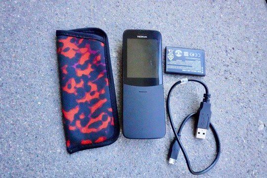 Nokia Portables: Nokia 8110 Banana Handy 4G – D'occasion à Chur par JennyAlexander