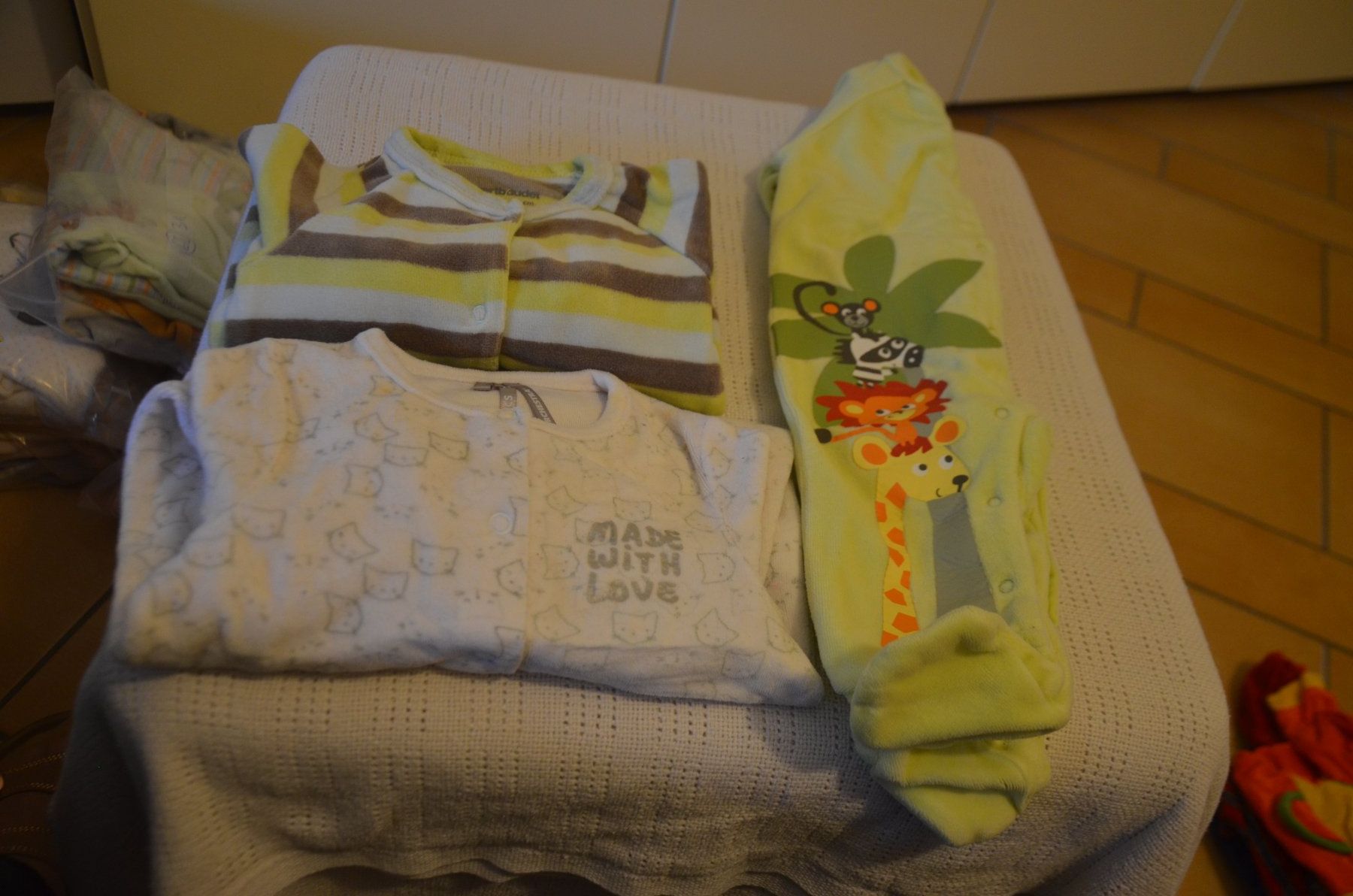 Pigiama & Simili: TAILLE 60 - 3 PIJAMA – Usato da Chiasso venduto da Dolly015