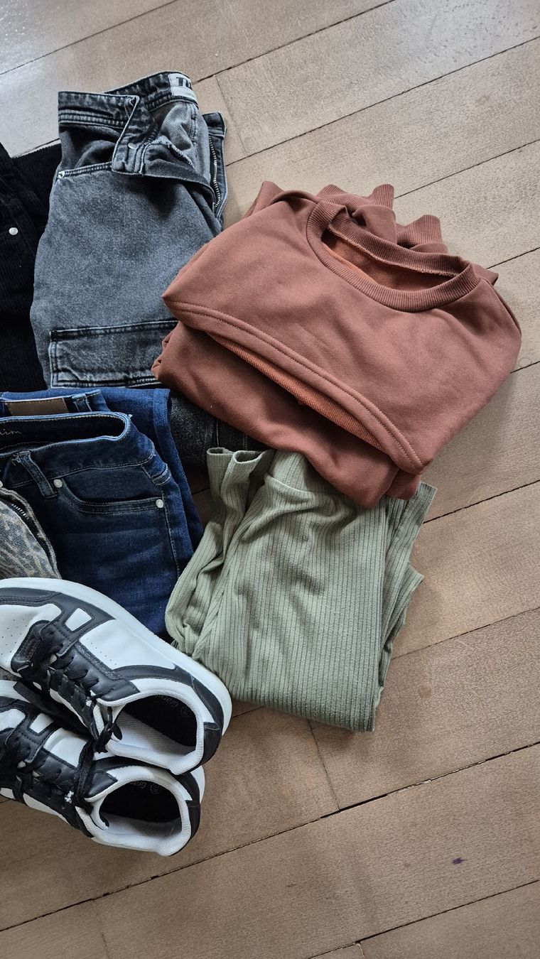 Lotti & Set di vestiti: Kleiderpacket für Mädchen Gr.158/164 – Usato da Rikon im Tösstal venduto da Shaggy03 2