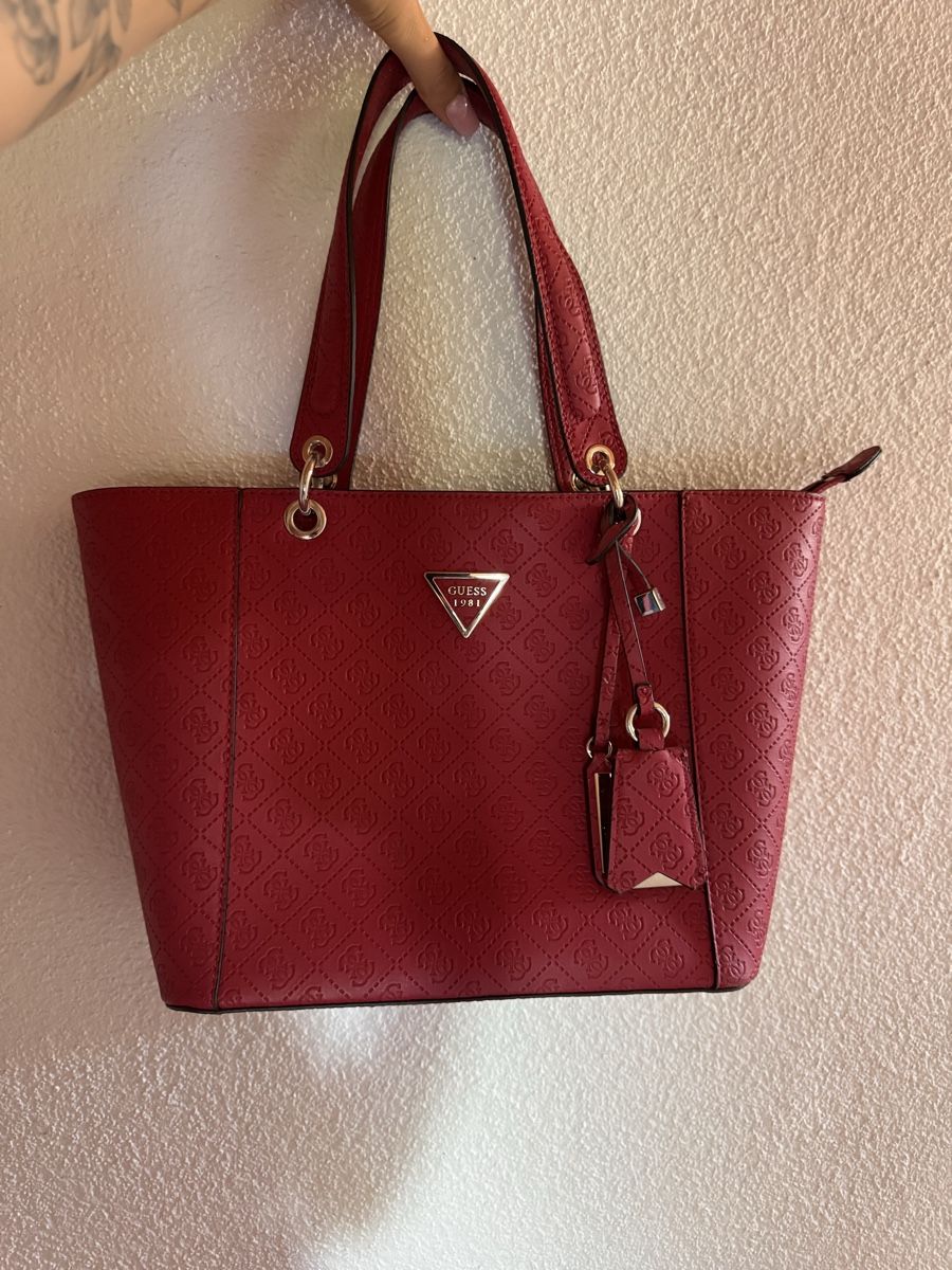 Guess Sacs femmes: Guess Handtasche – Neuf (Voir description) à Wiler b. Seedorf par luz_xvk8 1