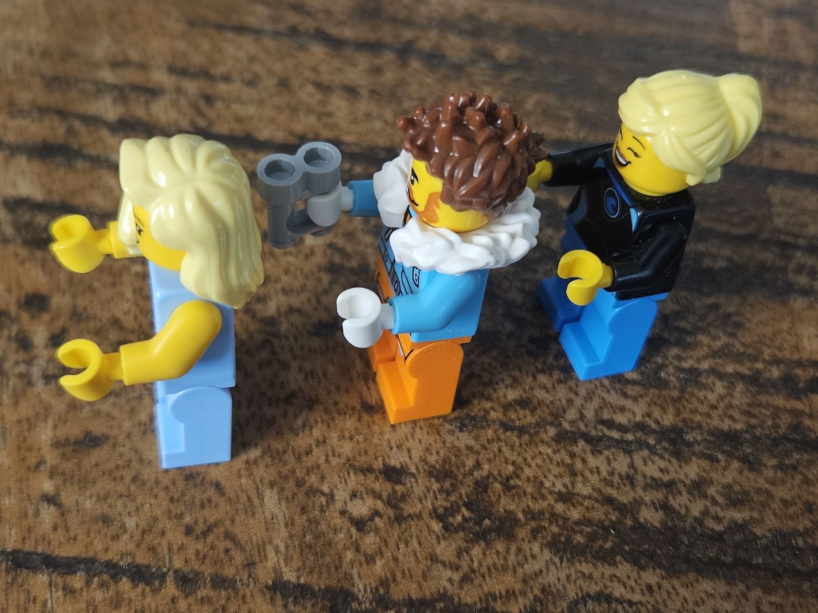 Lego Kit di costruzioni: lego lot de 3 figurines  – Usato da Confignon venduto da Ecrofigs 2