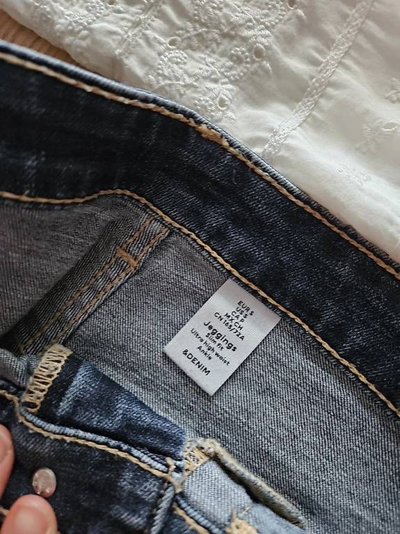 Lots de vêtements: Kleiderpaket S – D'occasion à Kiesen par Marie34 3