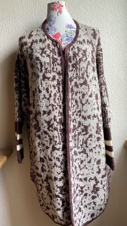 Schöne Strickjacke, Charles Vögele, Grösse L eher XXL