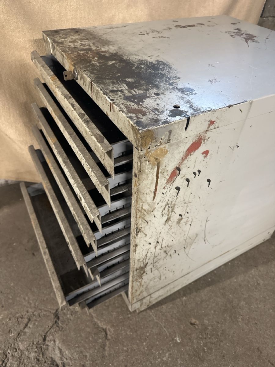 Lista Armadi: Retro Lista Schubladenstock – Usato da Baar venduto da Hillsboro 4