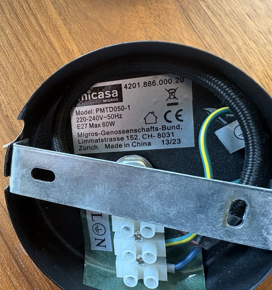 Umage Lustres & lampes de plafonds: Eos Pendelleuchte mit Federn – D'occasion à Ulmiz par Broennimann78 5