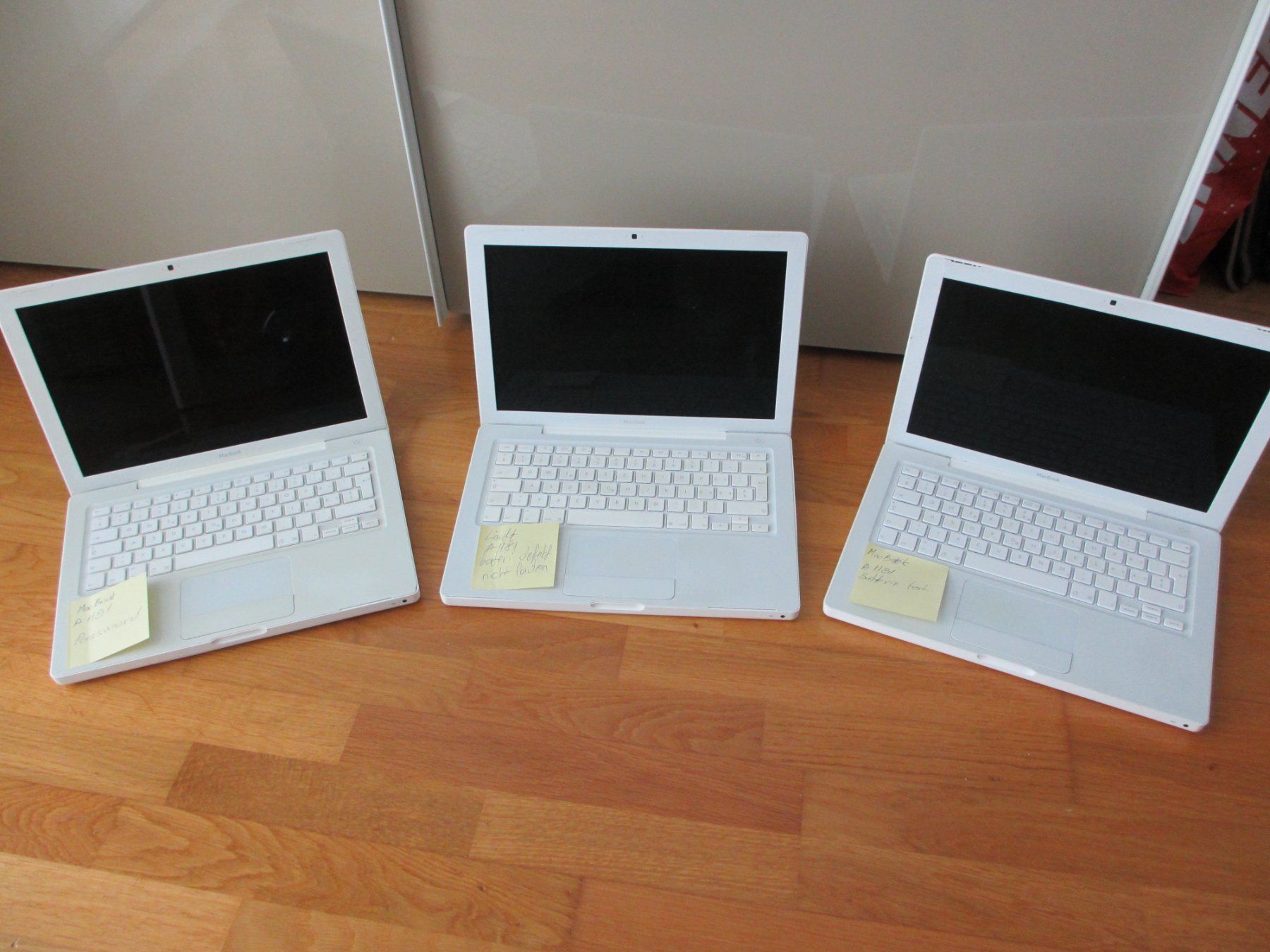 Apple Notebook: 3 MacBook Model: A1181 – Difettoso da Sargans venduto da Morisson1 1
