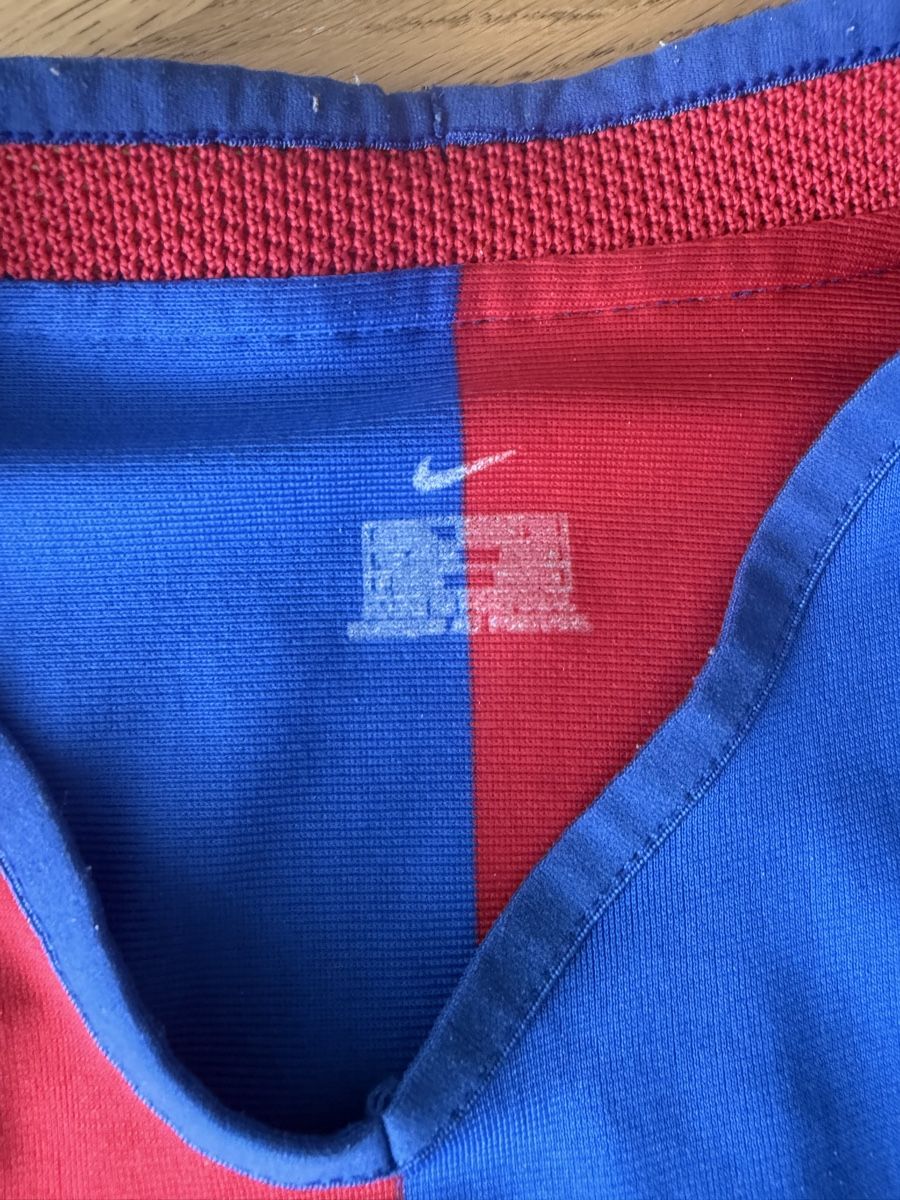 FC Basel Canottiere & Pantaloni: FC Basel Trikot Saison 2003/04 – Usato da Reinach BL venduto da NICI116 2