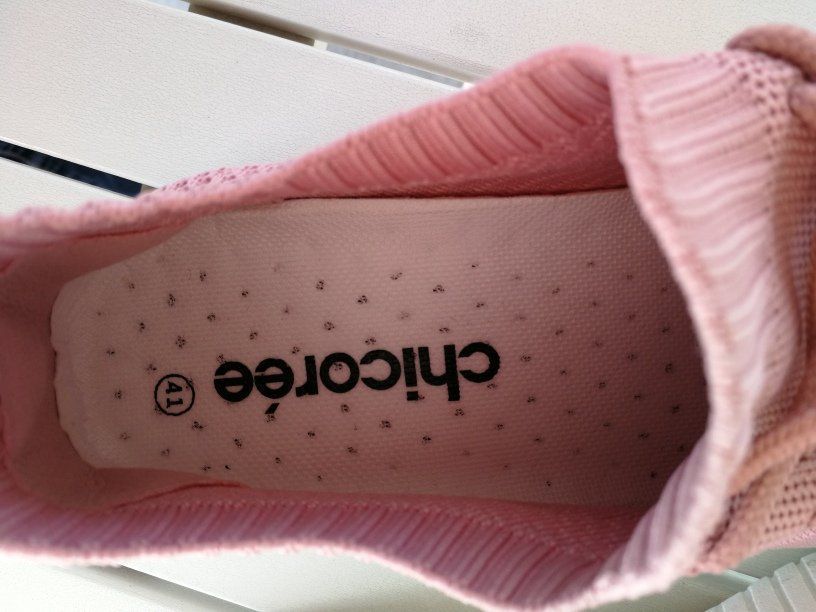 Scarpe da donna: Neue, hellrote Stoff Sneakers (Chicoree), Gr. 41 – Nuovo (secondo la descrizione) da Meggen venduto da SellingGoods_1 6