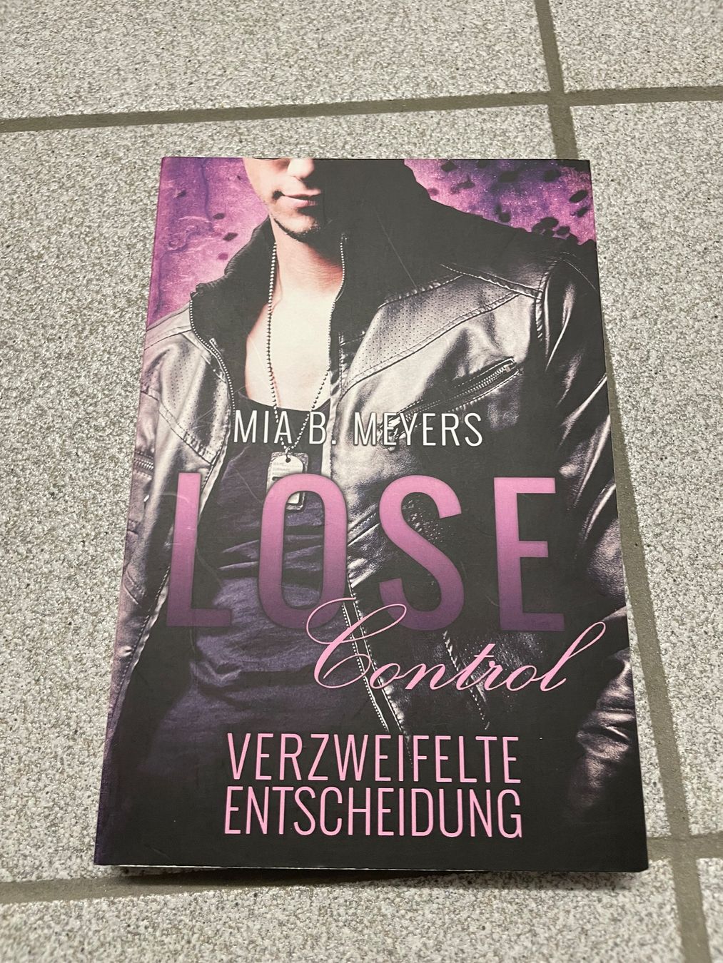 Libri: Lose Control: Verzweifelte Entscheidung – Usato da Eschen venduto da books_and_more