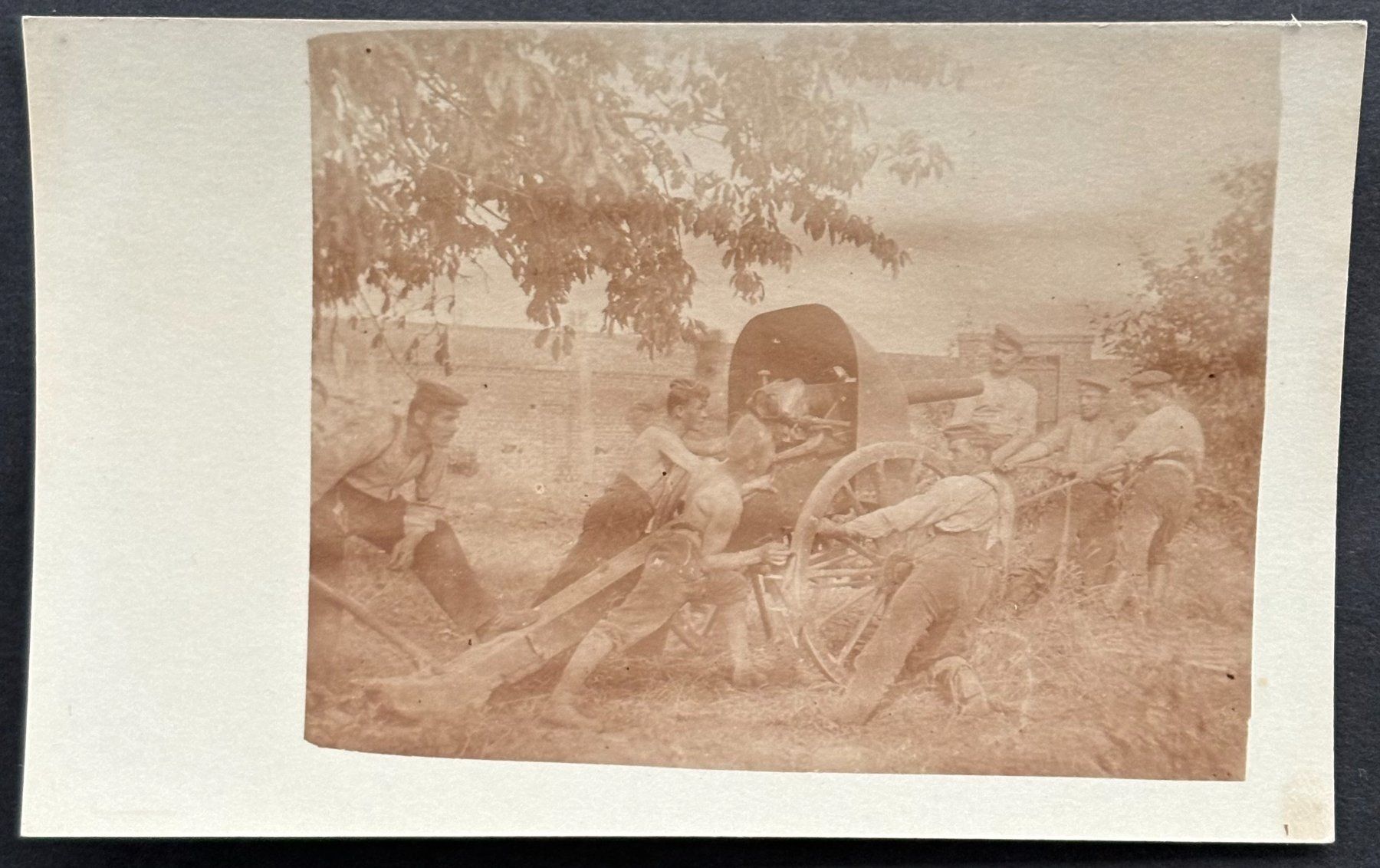 Cartoline postali: ANSICHTSKARTE ARMEE MIT GESCHÜTZ IM FELDE – Usato da Ostermundigen venduto da crazy-horse-1840