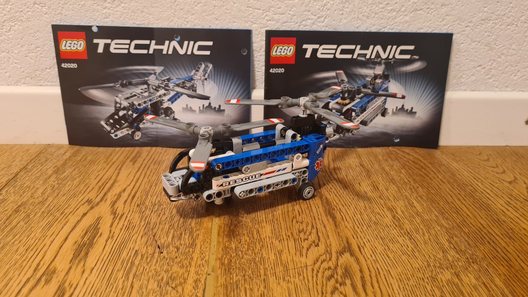 Lego Spielzeuge: Lego Technic 42020 - Doppelrotor-Hubschrauber – Gebraucht aus Muri AG von Nicky_Tricky
